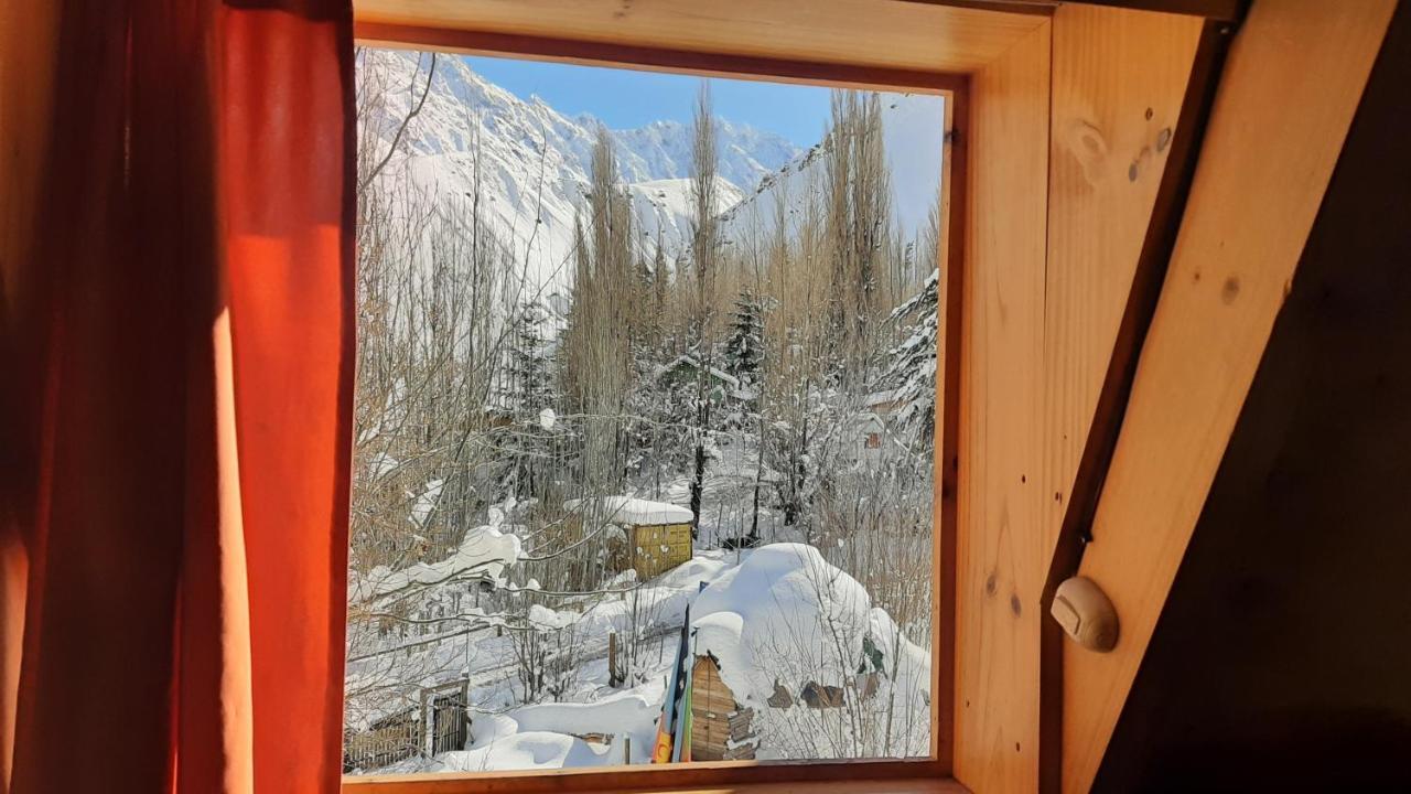 Hostal Crisol Refugio Lo Valdes エクステリア 写真